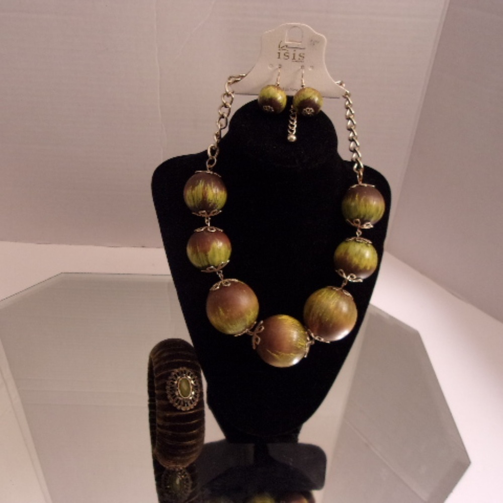 NWT RETAIL $37 ISIS ETC... 1 NECKLACE EARRINGS & 1